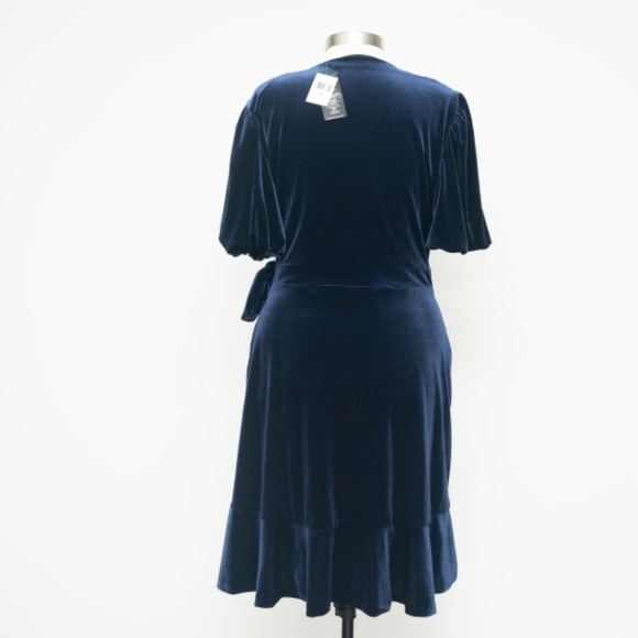Lauren Ralph Lauren. Puff Sleeve Velvet  Wrap Dress. - Picture 3 of 14